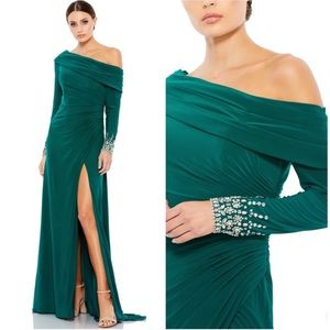 MAC DUGGAL Beaded Cuff Drop Shoulder Faux Wrap Gown NEW Size 12 Emerald Green